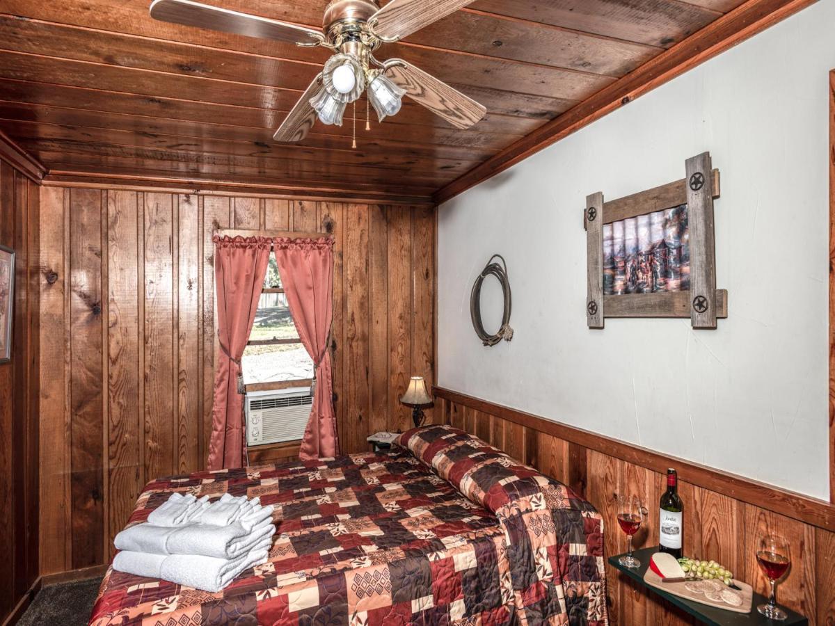 Apache Village Cabinette 15, Queen Bed, Midtown, Sleeps 2 鲁伊多索 外观 照片